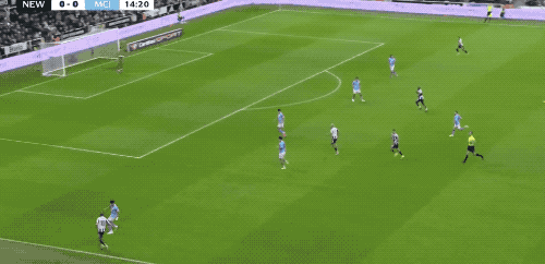 半决赛首回合:曼城2-0卫冕冠军13场不败 塞梅尼奥加盟两场造3球