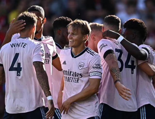 1661081244955081284.png 【观察】三连胜完美开局 “争冠”的阿森纳还缺啥吗?