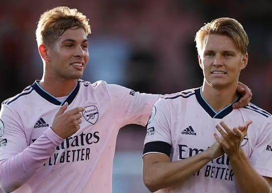 1661081607301079659.png 【观察】三连胜完美开局 “争冠”的阿森纳还缺啥吗?