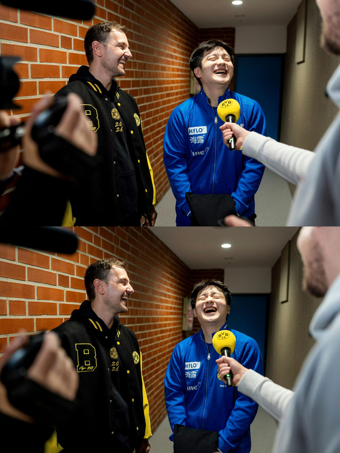 樊振东穿蓝球衣进多特蒙德更衣室创纪录|可爱_新浪体育_新浪新闻