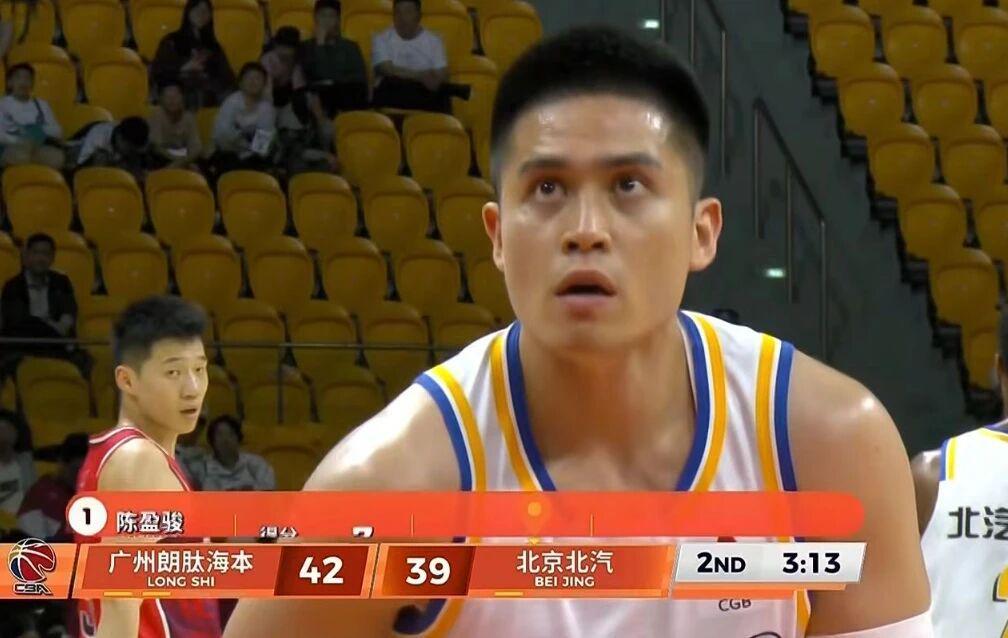 北京男篮轻取广州,周琦11+6徐昕10+6,麦基19+7方硕18分!